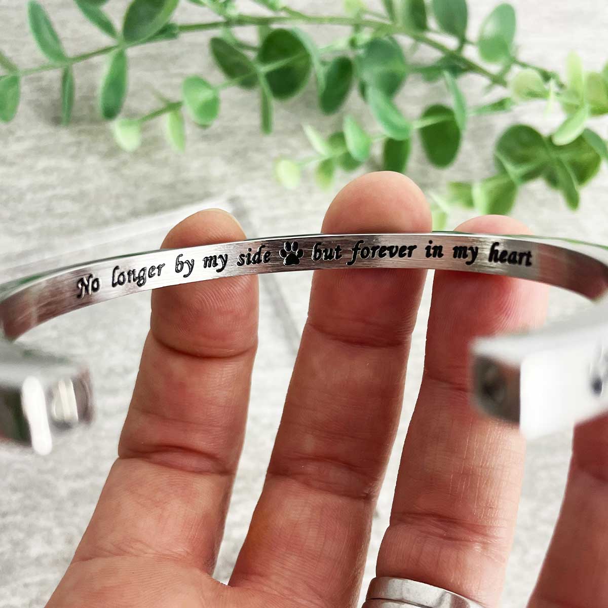 Buy Praise Memorial Ashes Bracelet Memorial Jewellery Bereavement &  Sentimental Gift Cremation Bracelet Memorial Ashes Bracelet Online in India  - Etsy