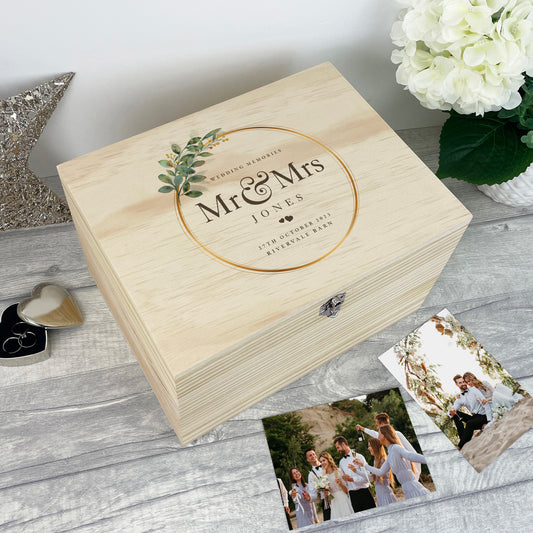 Personalised Wooden Wedding Wreath Keepsake Memory Box - 5 Sizes (16cm | 20cm | 26cm | 30cm | 36cm)