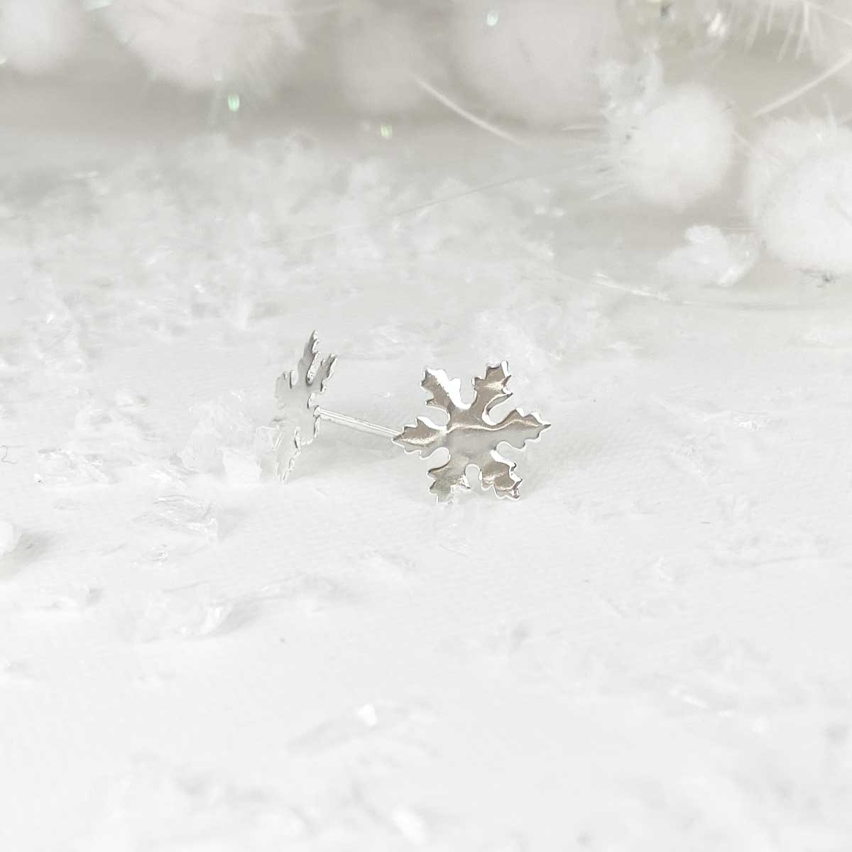 Sterling Silver Snowflake Earrings + Personalised Gift Box (3 messages)