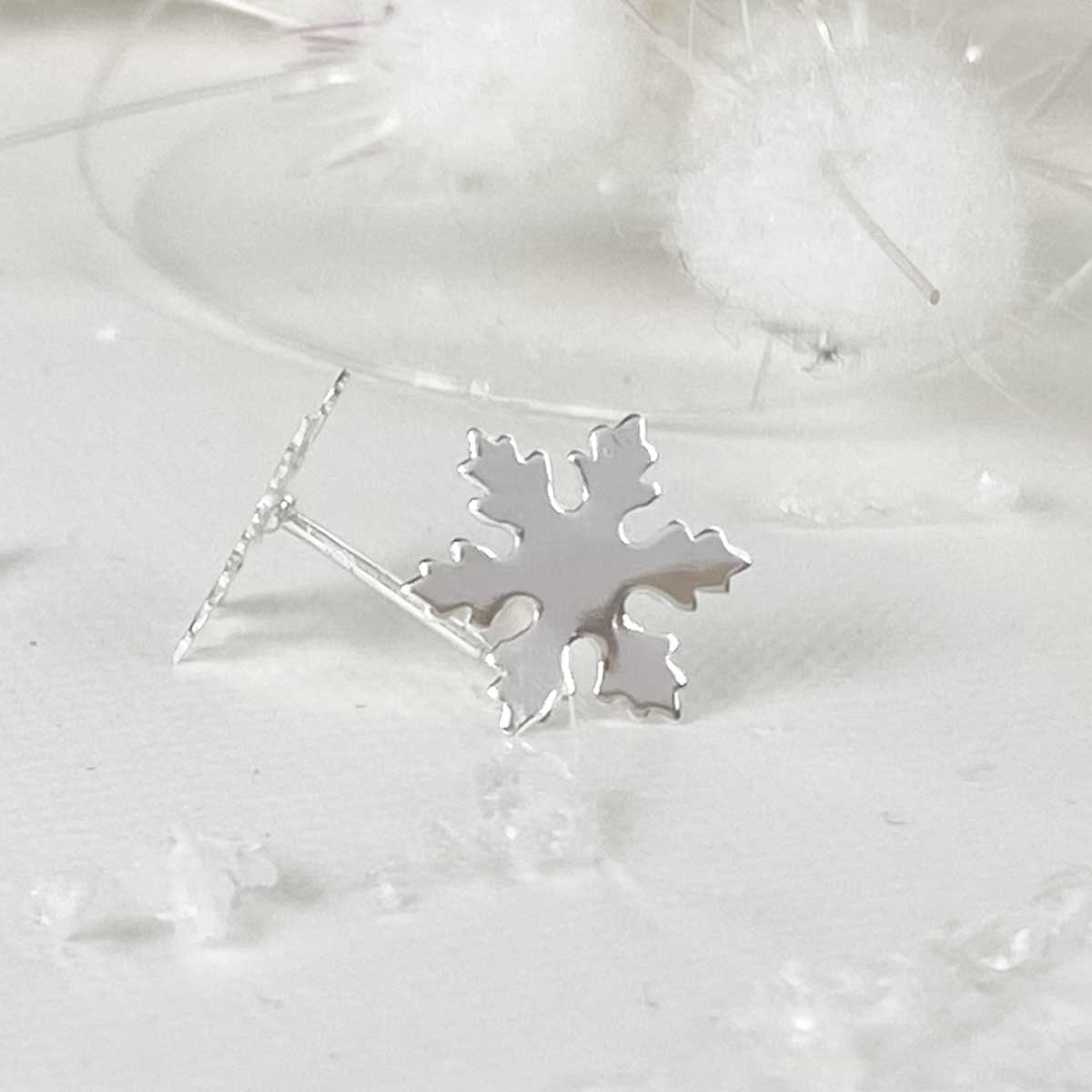 Sterling Silver Snowflake Earrings + Personalised Gift Box (3 messages)